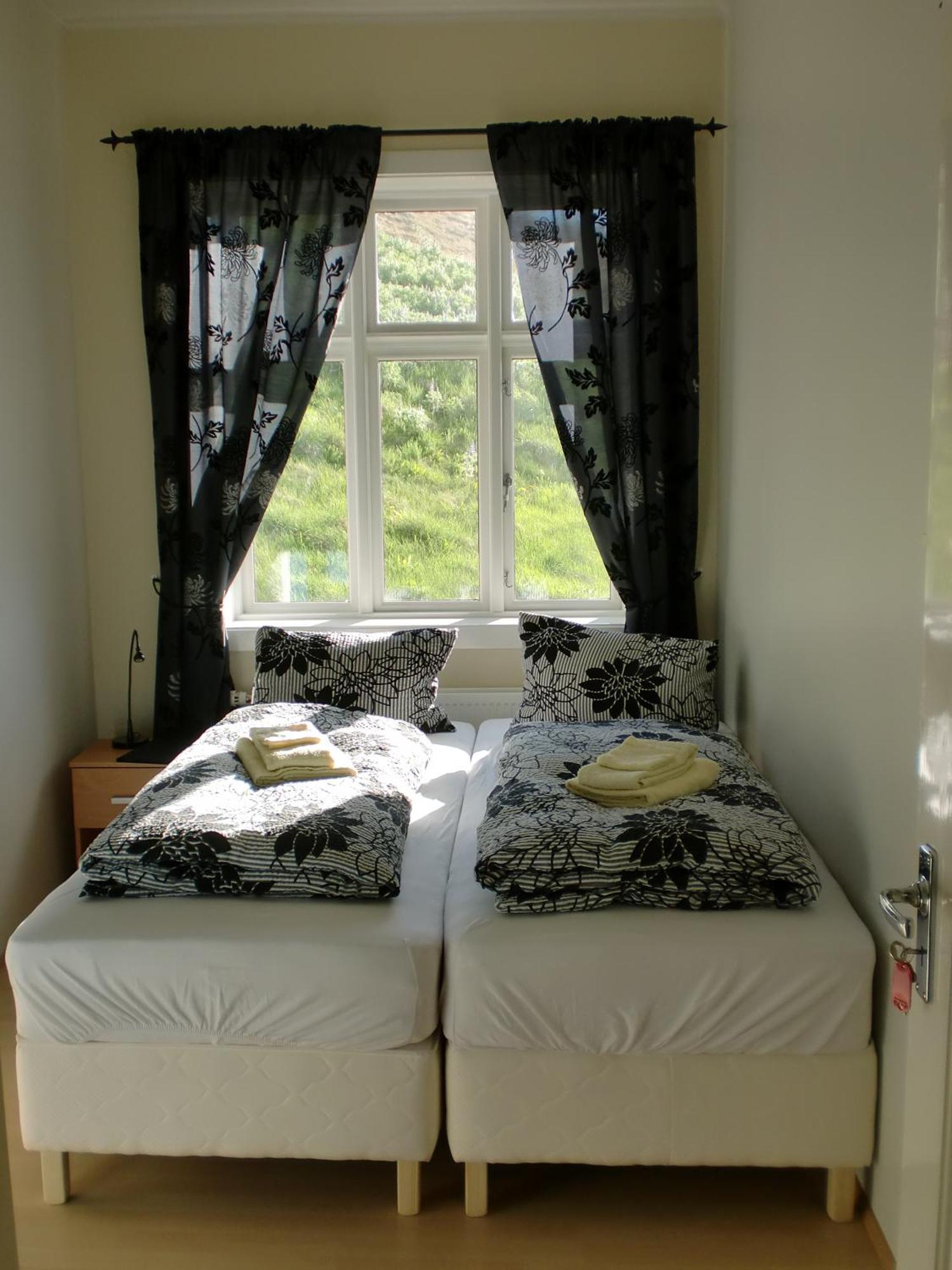 Guesthouse Tilraun بلونديوس الغرفة الصورة