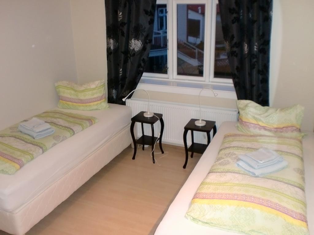 Guesthouse Tilraun بلونديوس الغرفة الصورة
